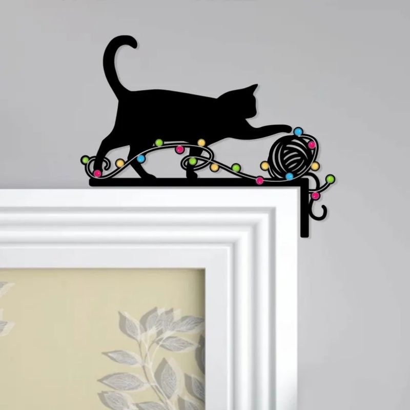 Christmas Cat Metal Door Topper DT028